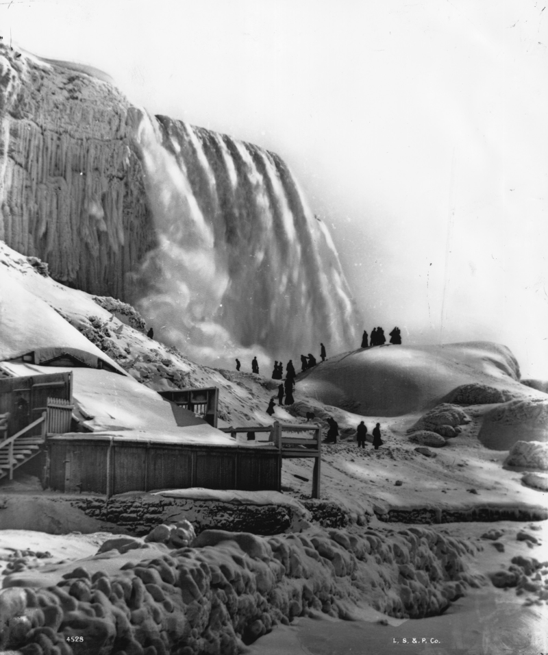 Illustration for article titled Niagara Falls Isn't Frozen—But It's Getting There, And It's Beautiful